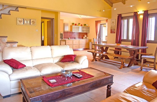 Marantochori Villa | Villa Nickelly, luxury stone villa: the perfect holiday home