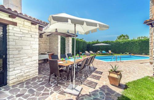 Stokovci Villa | Villa Nicole Istria by Villa Plus