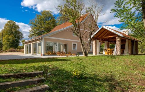 Otocac Villa | Villa Nikšić