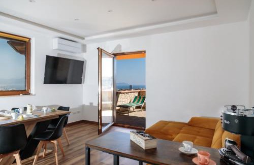 Capodimonte Apartment | Villa Nikita Casa dei Limoni