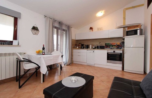 Rovinj Apartment | VILLA NIKOLA One-Bedroom Apartment with Sea View (Marsej)