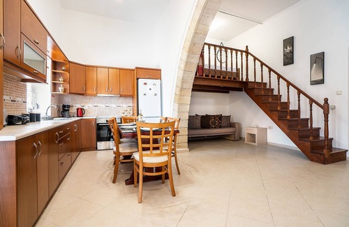 Fanai Villa | Villa 'Nikolaos' with Sea View, Wi-Fi and Air Conditioning