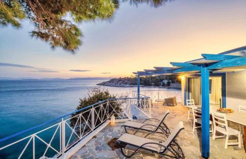 Bralos Villa | Villa Nikolitsa with private beach