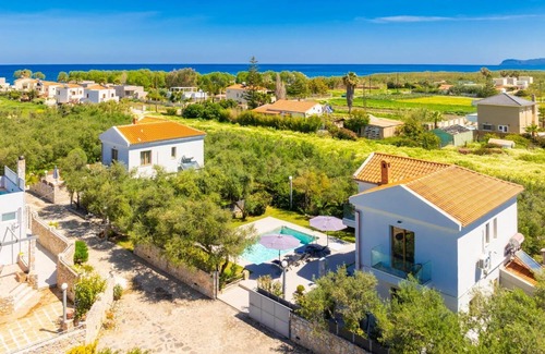 Tavronitis Villa | Villa Nineta - Three Bedroom Villa, Sleeps 6
