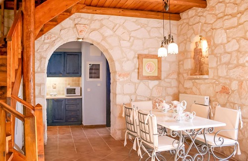 Agia Marina Villa | Villa Niovi Aresti with private pool