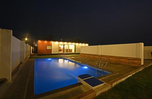 Hyderabad Apartment | Villa NirvanaPool4BHKPatioLawnACParty Villa