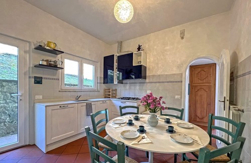 Castelnuovo Magra Villa | Villa Nocturno - Five Bedroom Villa, Sleeps 10