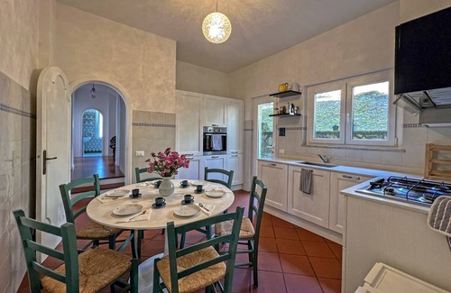 Castelnuovo Magra Villa | Villa Nocturno - Five Bedroom Villa, Sleeps 10
