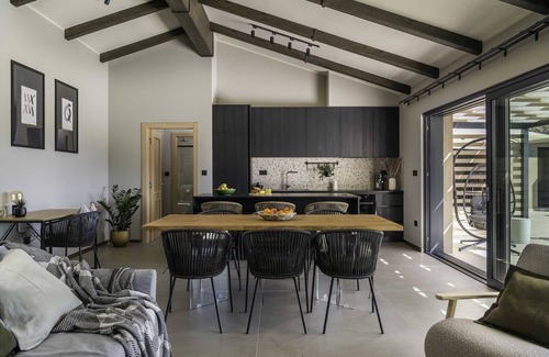 Hum Villa | Villa Noeli with Swimming Pool