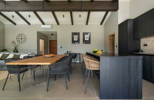 Hum Villa | Villa Noeli with Swimming Pool