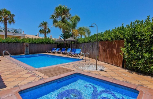 Vale de Parra Villa | Villa Norcas Grande, private, central, heated pool