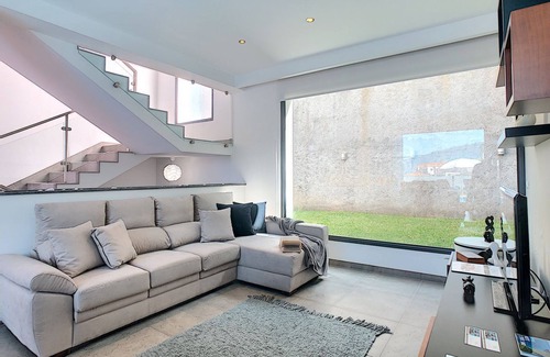 Ponta Delgada House | Villa North Sea - Three Bedroom House, Sleeps 6