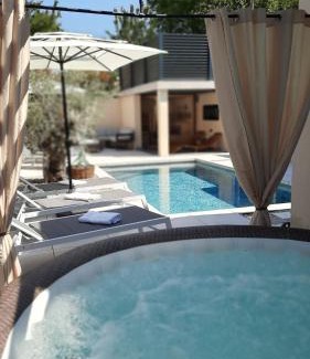 Gracisce House | Villa Nostalgia pool & wellness