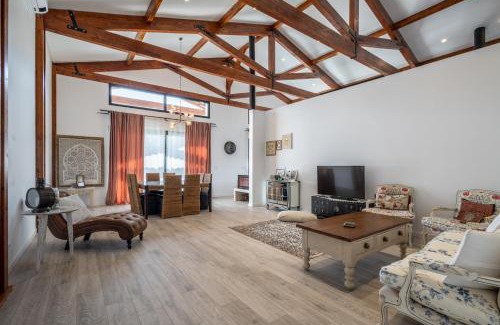 Arrabal Villa | Villa Nour