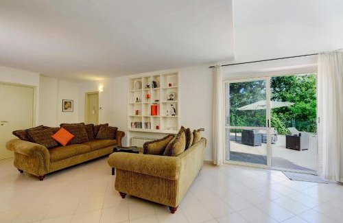 Arce Villa | Villa Oasi