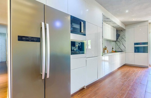 Podimoc Villa | Villa Oasis, 5 bedrooms, heated Pool, Jacuzzi, BeachFront