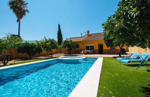 Almensilla House | Villa Oasis Los Naranjos con jacuzzi 15 min Sevilla