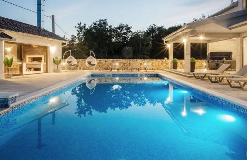 Prolozac Villa | Villa Oasis of peace by Interhome