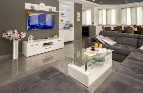 Prolozac Villa | Villa Oasis of peace by Interhome