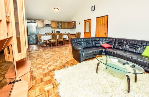 Tinj Villa | Villa Oasis Tinj, Biograd, Croatia