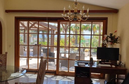 Parque Holandes Villa | Villa Océano: Sea View, Heated Pool, Fast WiFi, Solar Energy, Garden