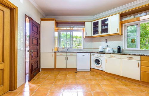 Gale Villa | Villa Ocre, with 4 bedrooms & just 500 mts from Gale beach