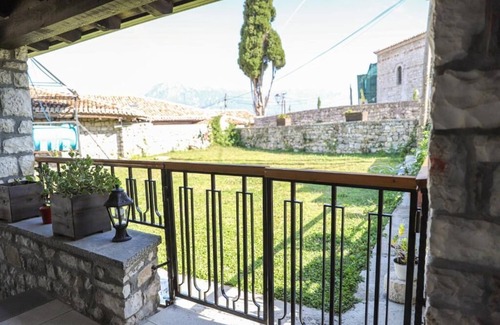 Berat Villa | Villa Oda Tomori: A Luxurious Haven in Berat Iconic Castle