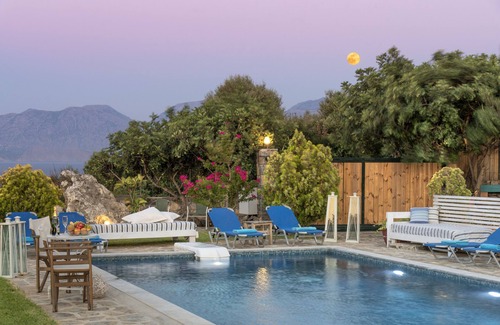 Rousa Limni Villa | Villa Odyssia-unique experience of relaxation and comfort close to sandy beach
