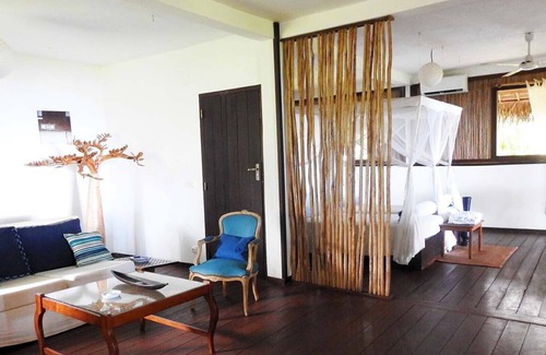 Nosy Boraha Villa | Villa Oeonellia, feet in the water with swimming pool