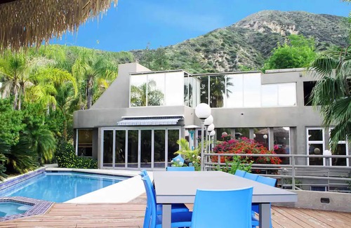 Altadena House | Villa of 100 Games With Heated Pool Spa