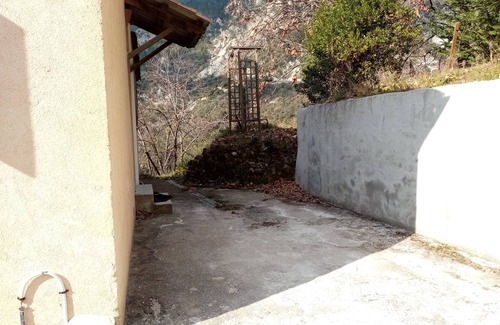 Coaraze Villa | Villa of 70 m2 with terrace and garden 30 km from the port of Nice. hiking trail