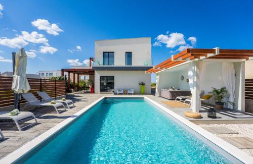 Sukosan Villa | Villa Olea with heated pool and jacuzzi