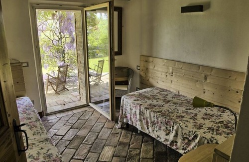 Ostra Villa | Villa Oleandri - Two Bedroom Villa, Sleeps 4