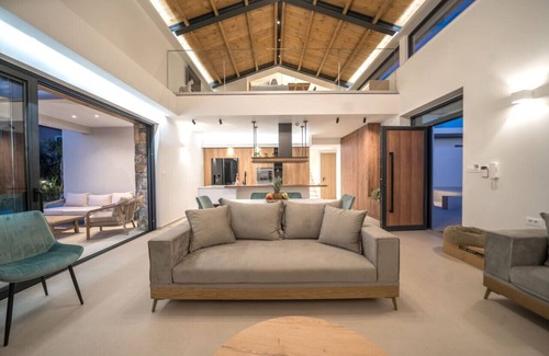 Alikianos House | Villa Olira ✩ Private Pool ✩ Modern Design