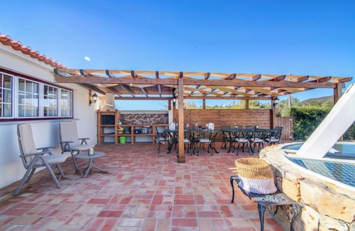Olhao House | Villa 'Oliva AL' with Nature Views, Pool, Garden, Terrace, Wi-Fi & AC