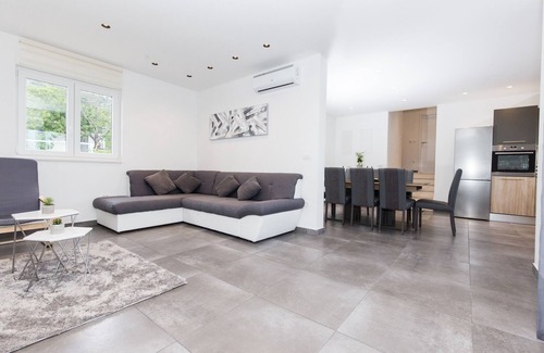 Kastel Kambelovac House | Villa Olive Gardens - with swimming pool, sea view and complete privacy
