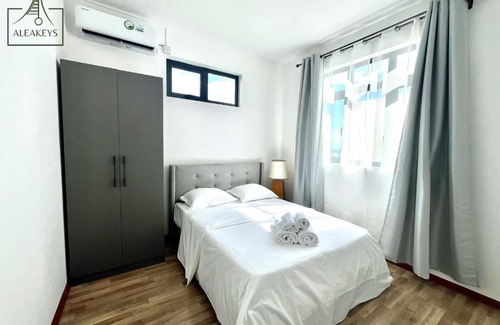Midlands Villa | Villa Olive - Piscine, 5 min des plages, climatisation, WIFI