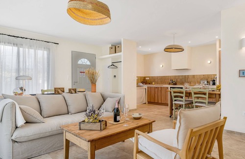 Lourmarin Villa | Villa Oliveda | Pool & Home Cinema