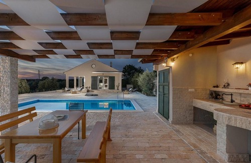 Benkovac House | Villa Oliveto Smilcic
