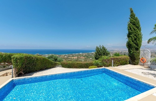 Latchi Cottage | Villa Olivia - a villa that sleeps 6 guests in 3 bedrooms