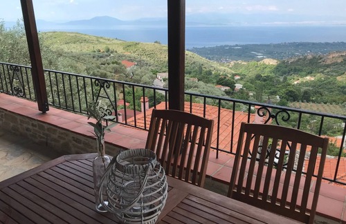 Agios Vlassios House | Villa Olivia Pilion (formally Mulberry House Pilion)