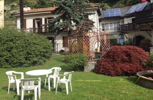 Nebbiuno Apartment | Villa Ombrosa, comfortable apartment on the ground floor