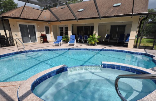 Spring Hill Villa | Villa On A Stunning Golf Course With Own Heated Pool Close To Beach/Restaurants