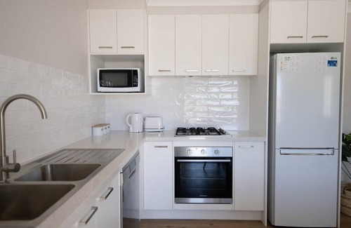 Bletchington House | Villa on Matthews - Modern & Cosy, Escape for 2