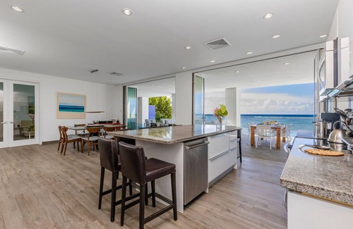 Savaneta House | Villa on the beach: 5 ocean front suites and 2 bunk rooms