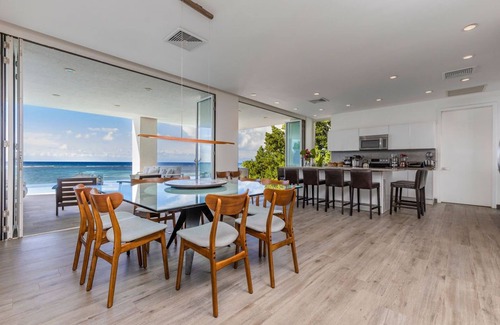 Savaneta House | Villa on the beach: 5 ocean front suites and 2 bunk rooms