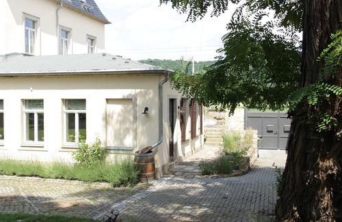 Laubegast House | Villa on the Elbe, large terrace with a view of the Elbe, separate entrance, free WiFi