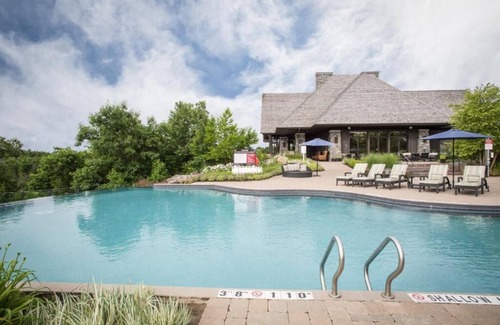 Gravenhurst Villa | Villa On The Green - Muskoka Bay Resort, Ranked Ontario's #1 Golf Course
