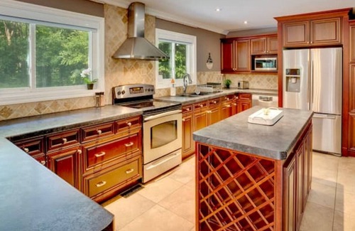 Brampton Villa | Villa on the Hill