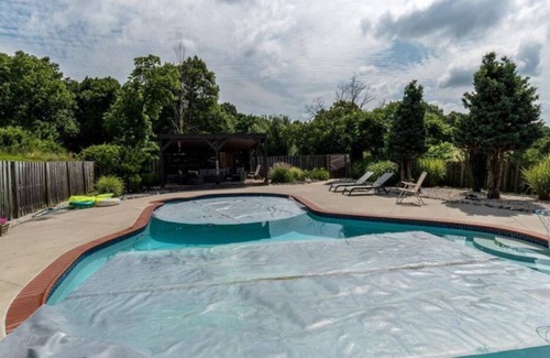 Sassamansville House | Villa on the hill with heated salt water indoor pool